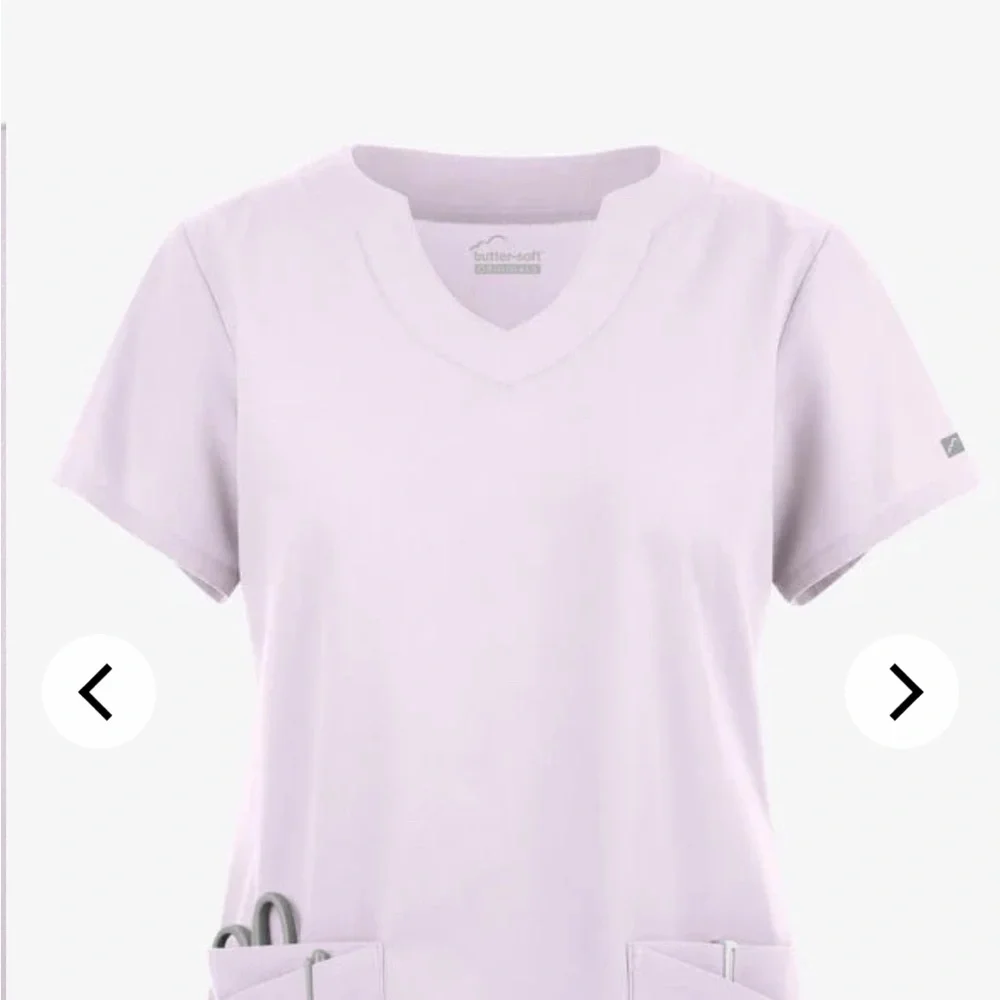 Lavender Women's scrub set - Picture 2 of 5